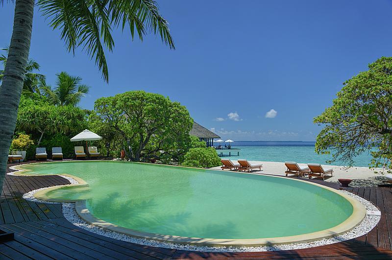 Adaaran Meedhupparu Beach Villa****, Maledivy-Raa atol