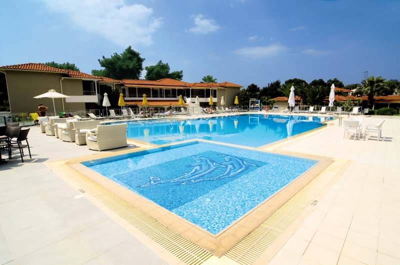 Lagomandra Beach Hotel