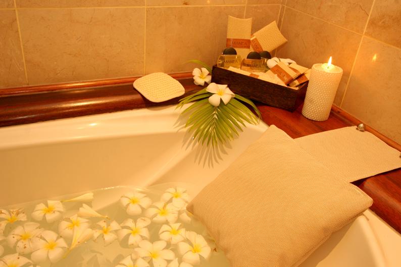 Kombinace - Manava Beach Resort ****, Moorea, Intercontinental Resort **** Tahiti