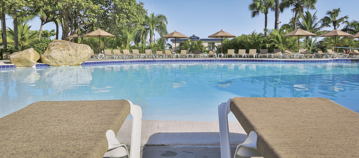 Lifestyle Tropical Beach Resort & Spa