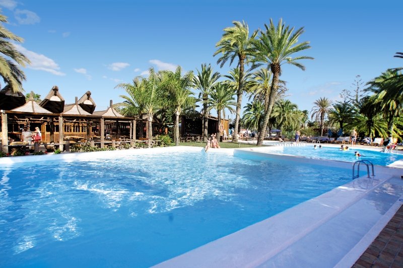 HL Miraflor Suites Hotel