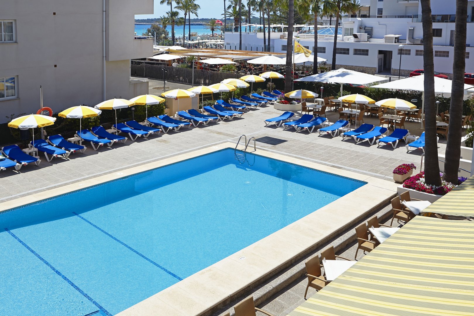 UniversalHotel & App. Bikini