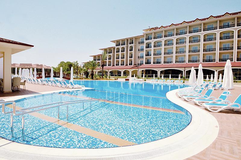 Paloma Oceana Resort