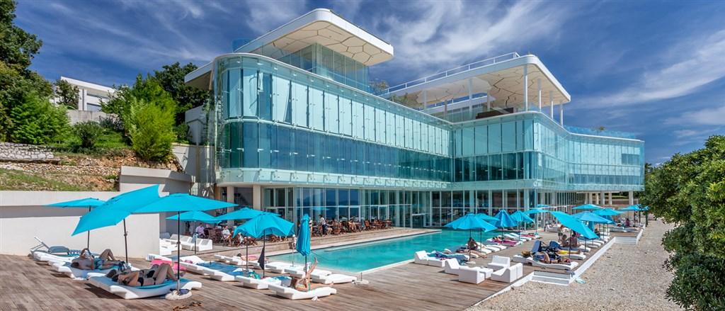 Wyndham Grand hotel