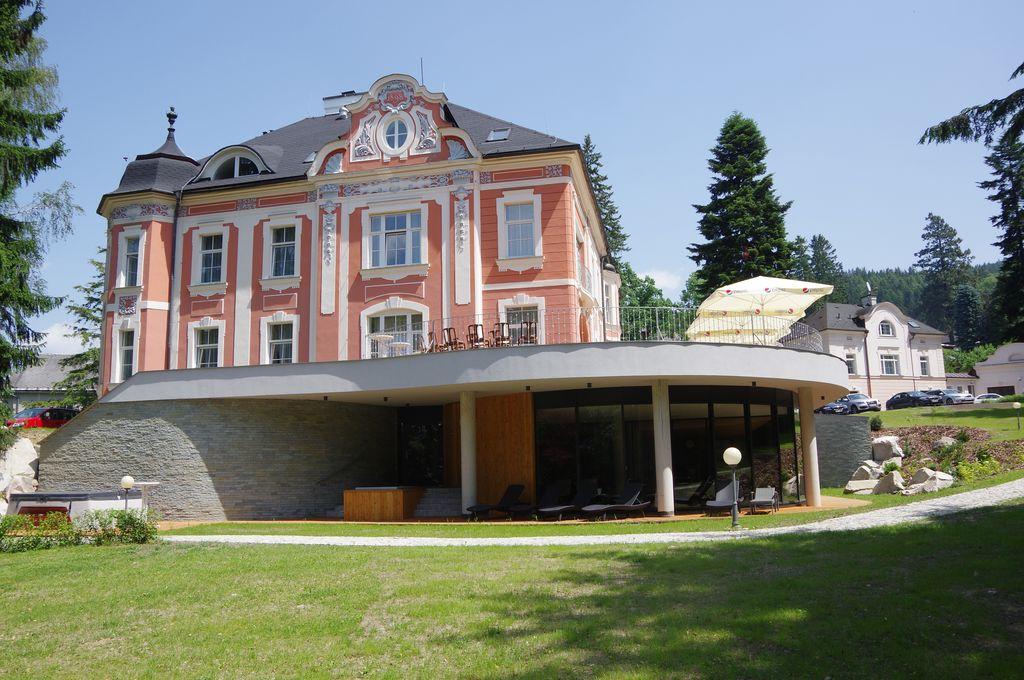 Wellness & Spa Hotel Villa Regenhart