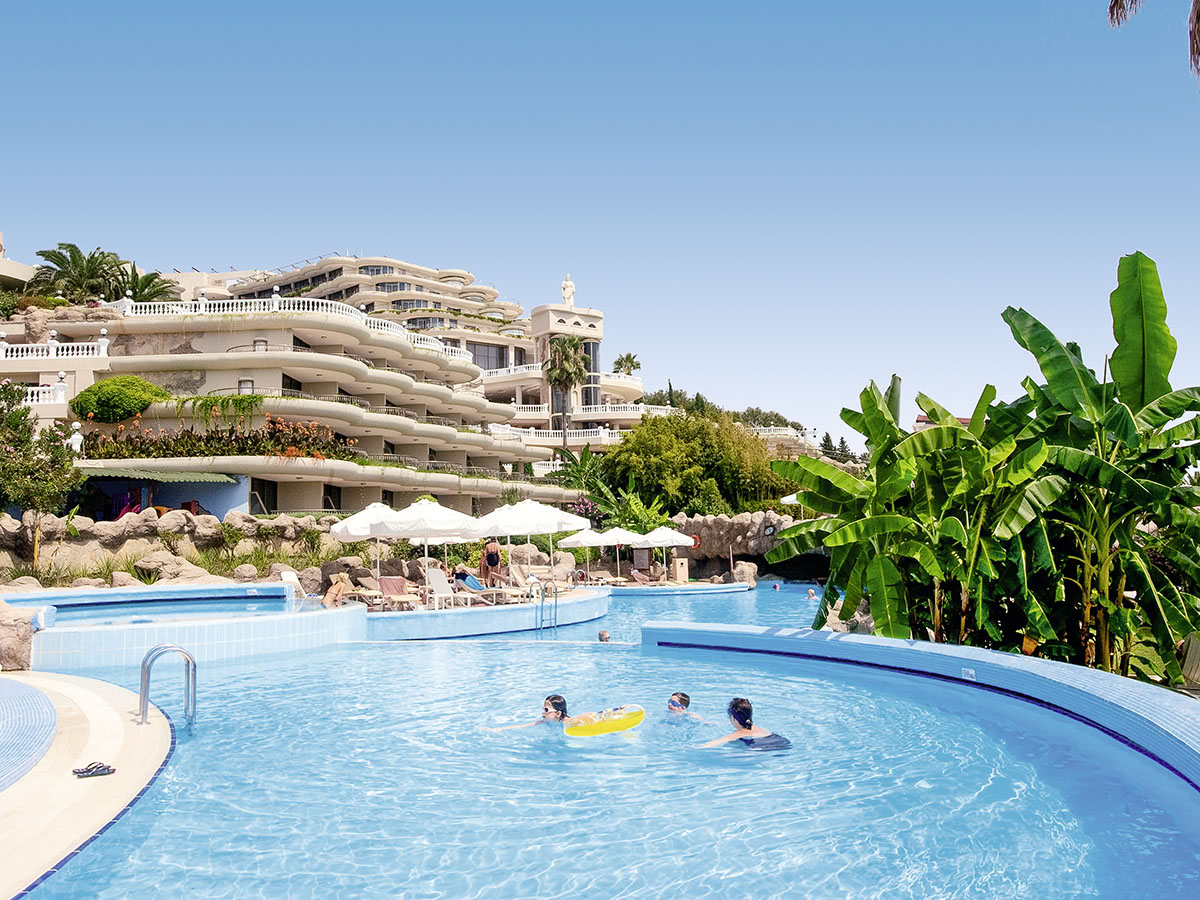 Crystal Sunrise Queen Luxury Resort & Spa