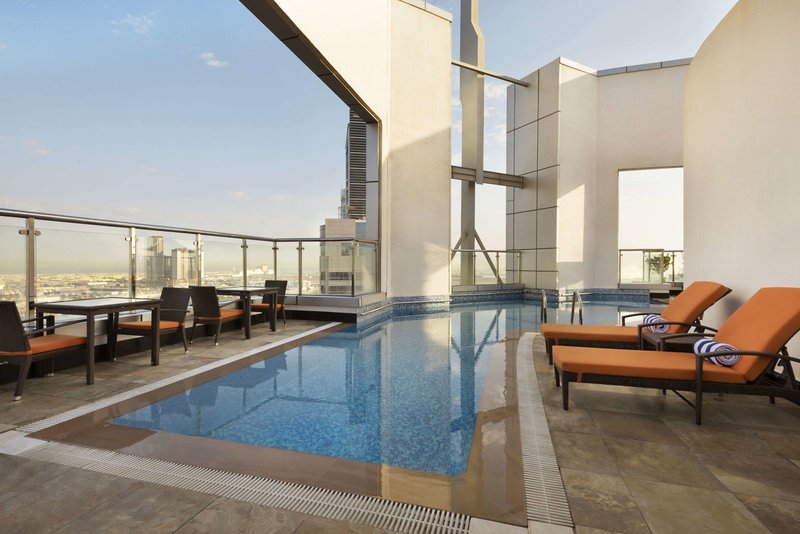 Hotel Ramada A Dh Corniche