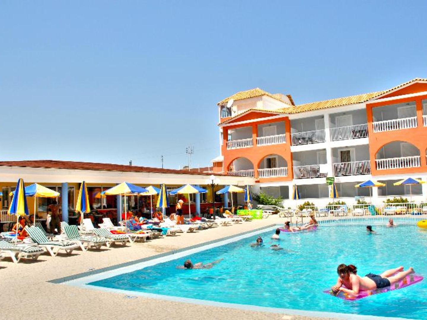 Planos Apartments (Tsilivi-Zakynthos)