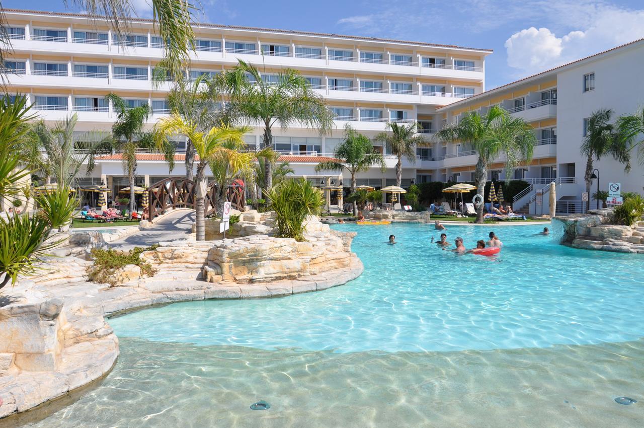 Cypria Bay