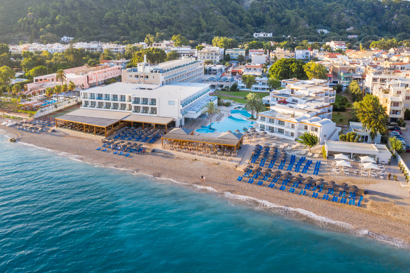 Hotel Avra Beach Resort & Bungalows