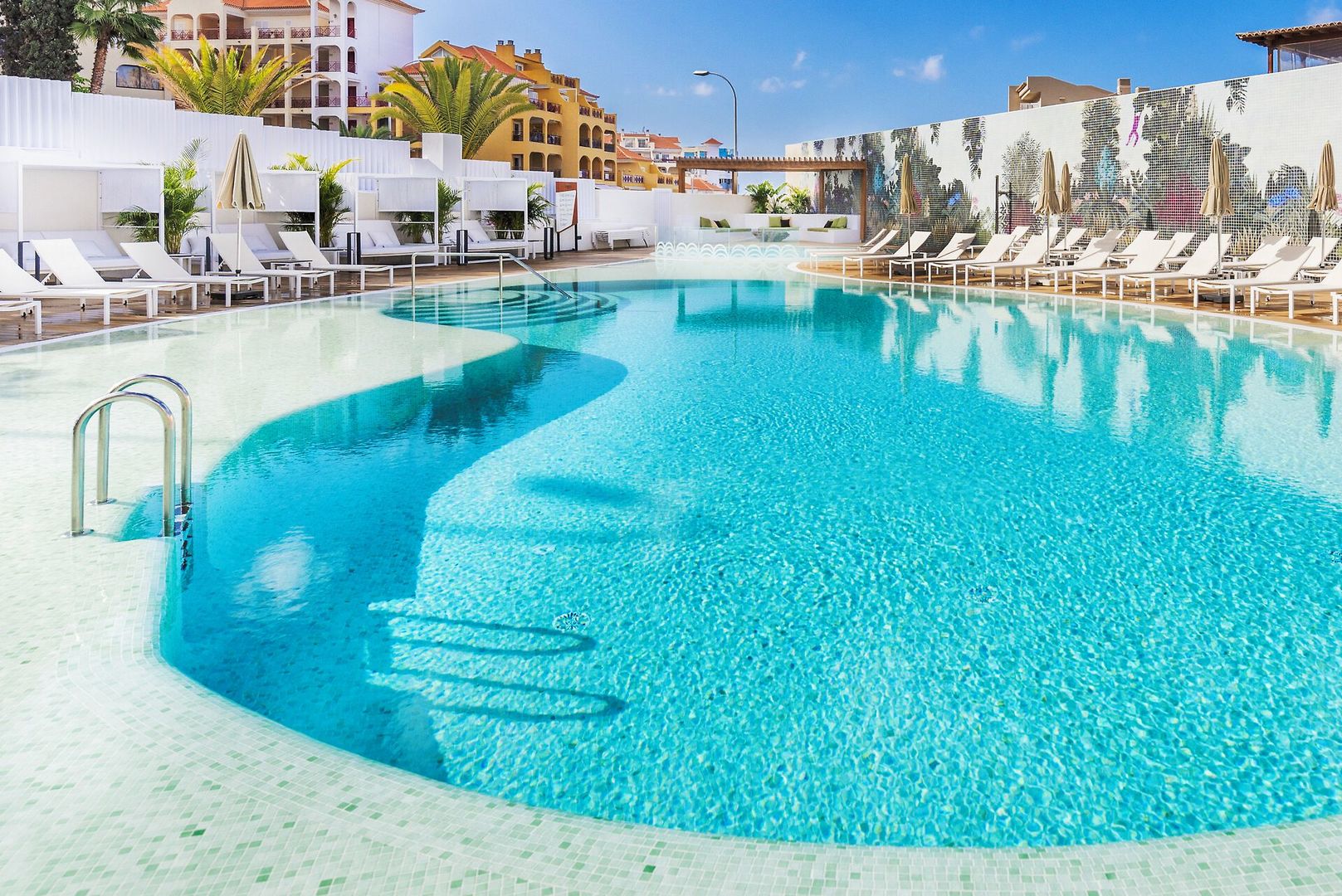 Ohasis Boutique Suites 