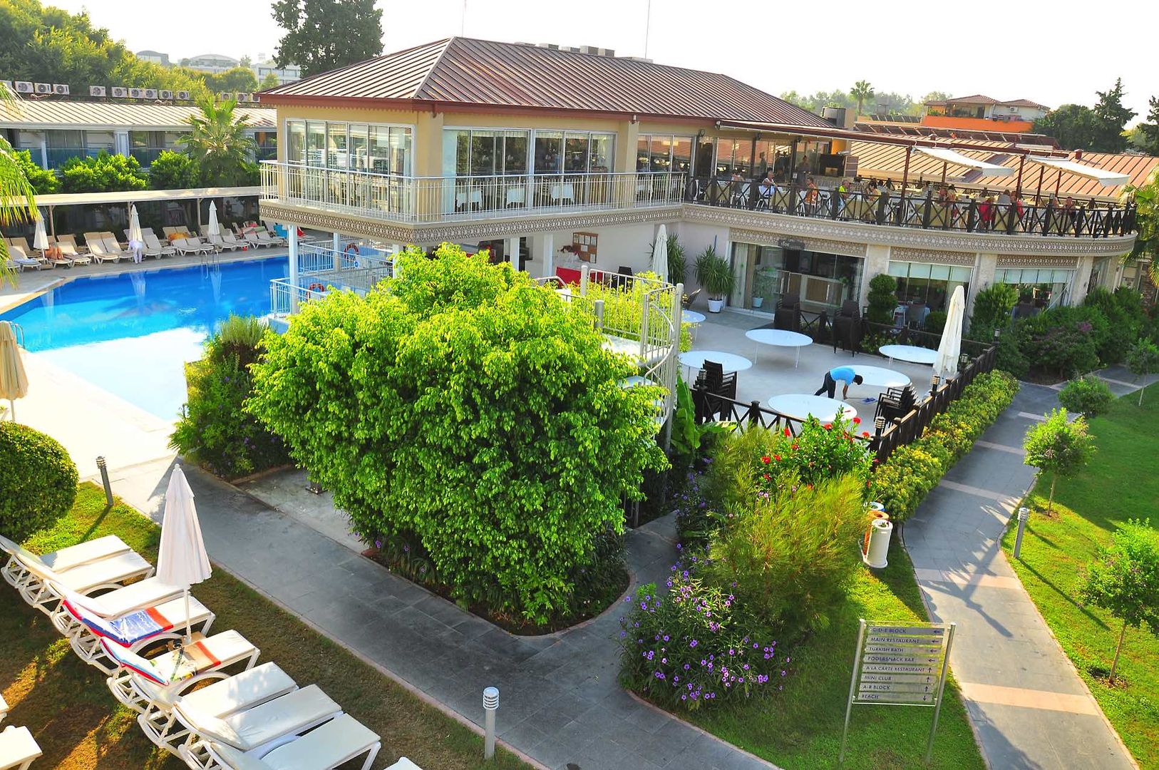 Sun Club Side