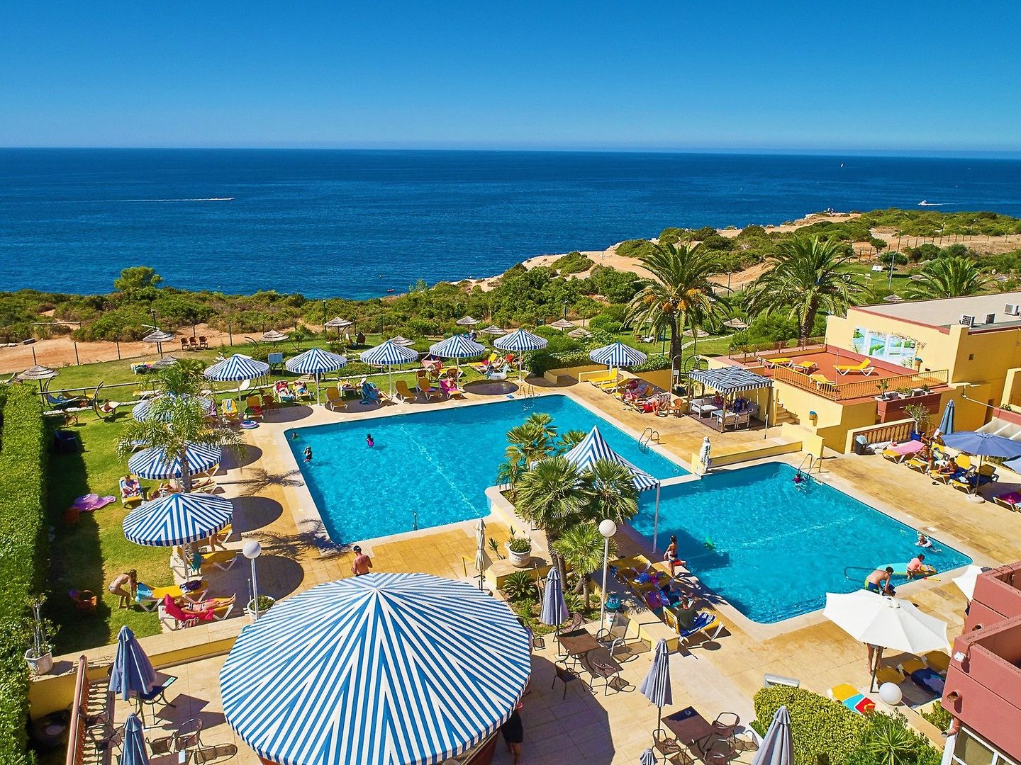 Hotel Baía Cristal 