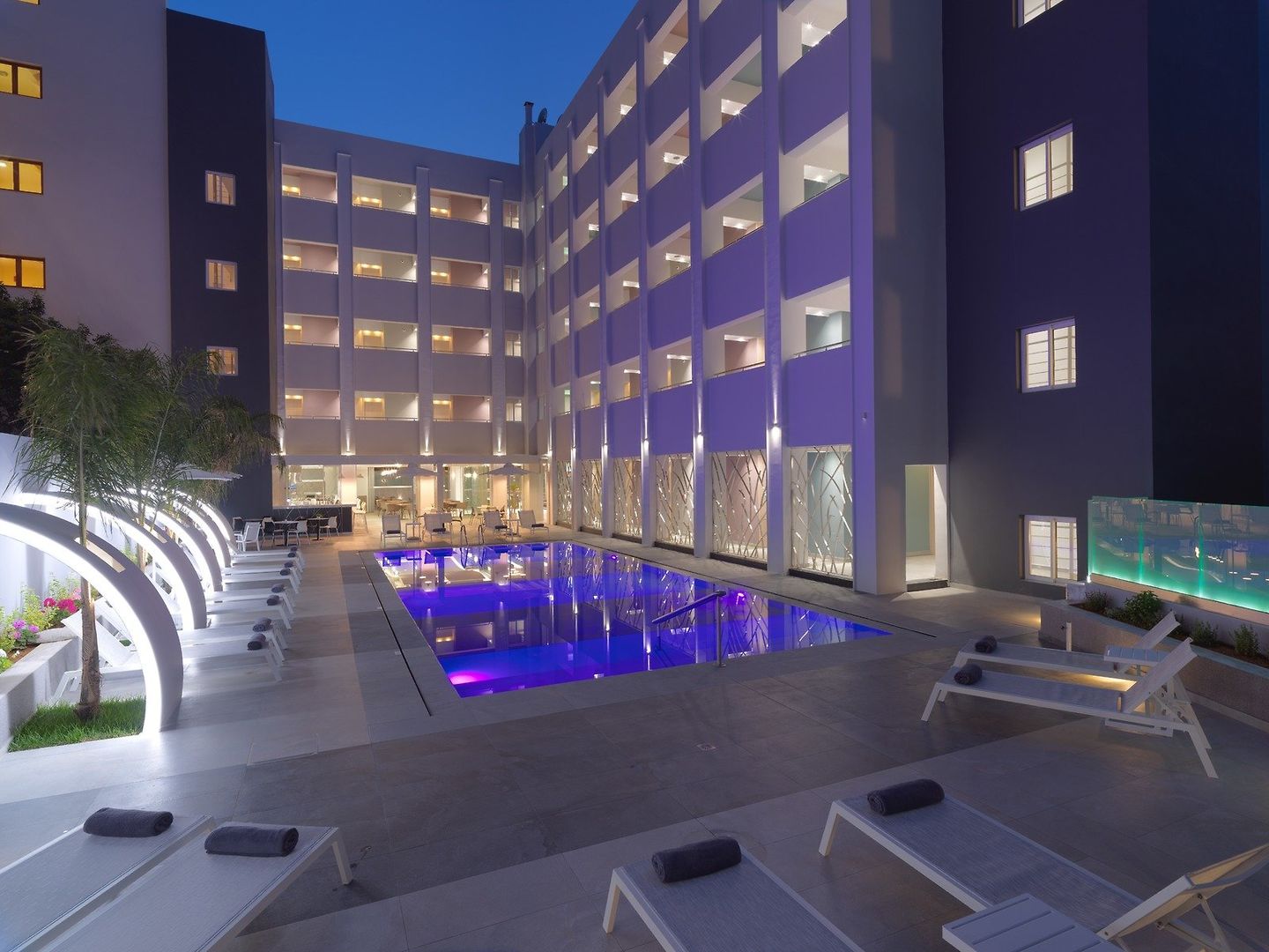 Melrose Hotel