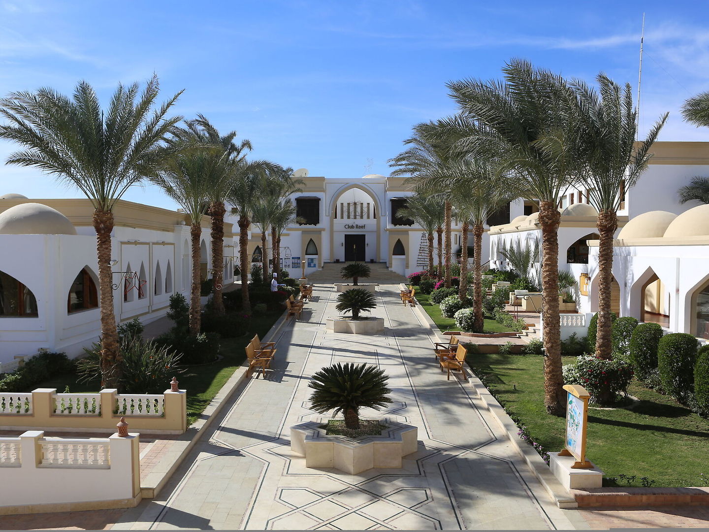 Club Reef Hotel 