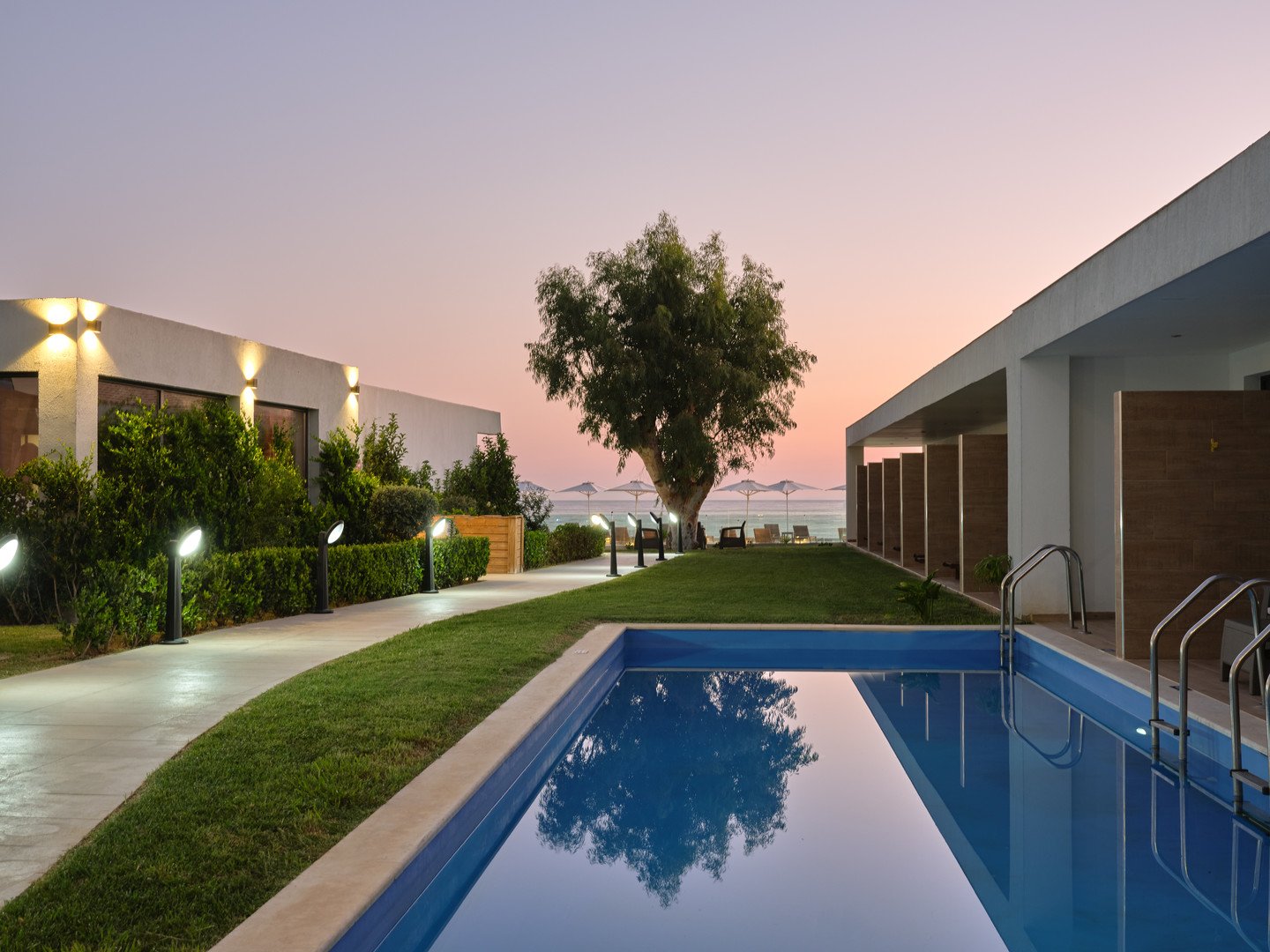 Cavo Orient Beach Hotel