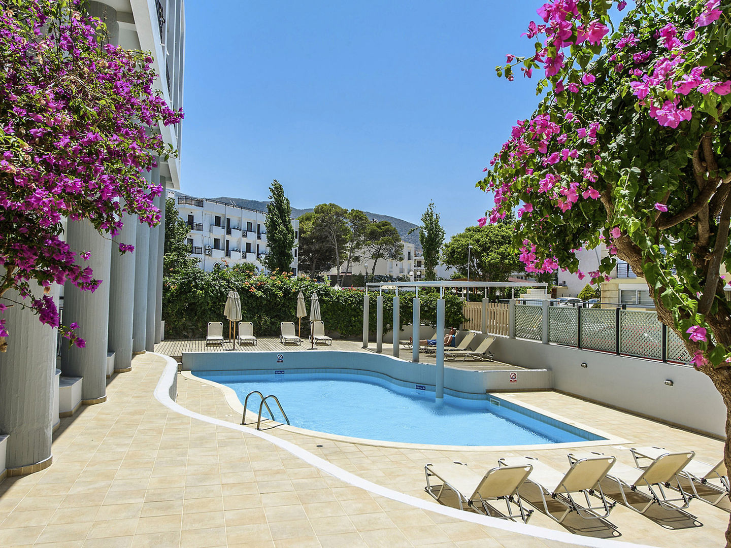 Alia Beach Hotel