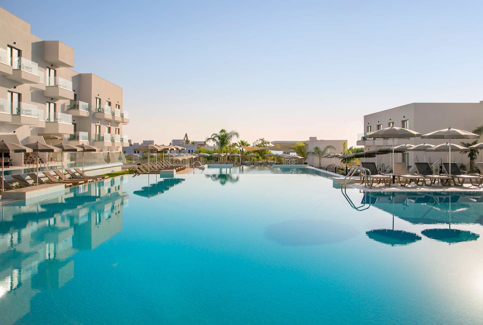 Atlantica Aqua Blue Hotel 