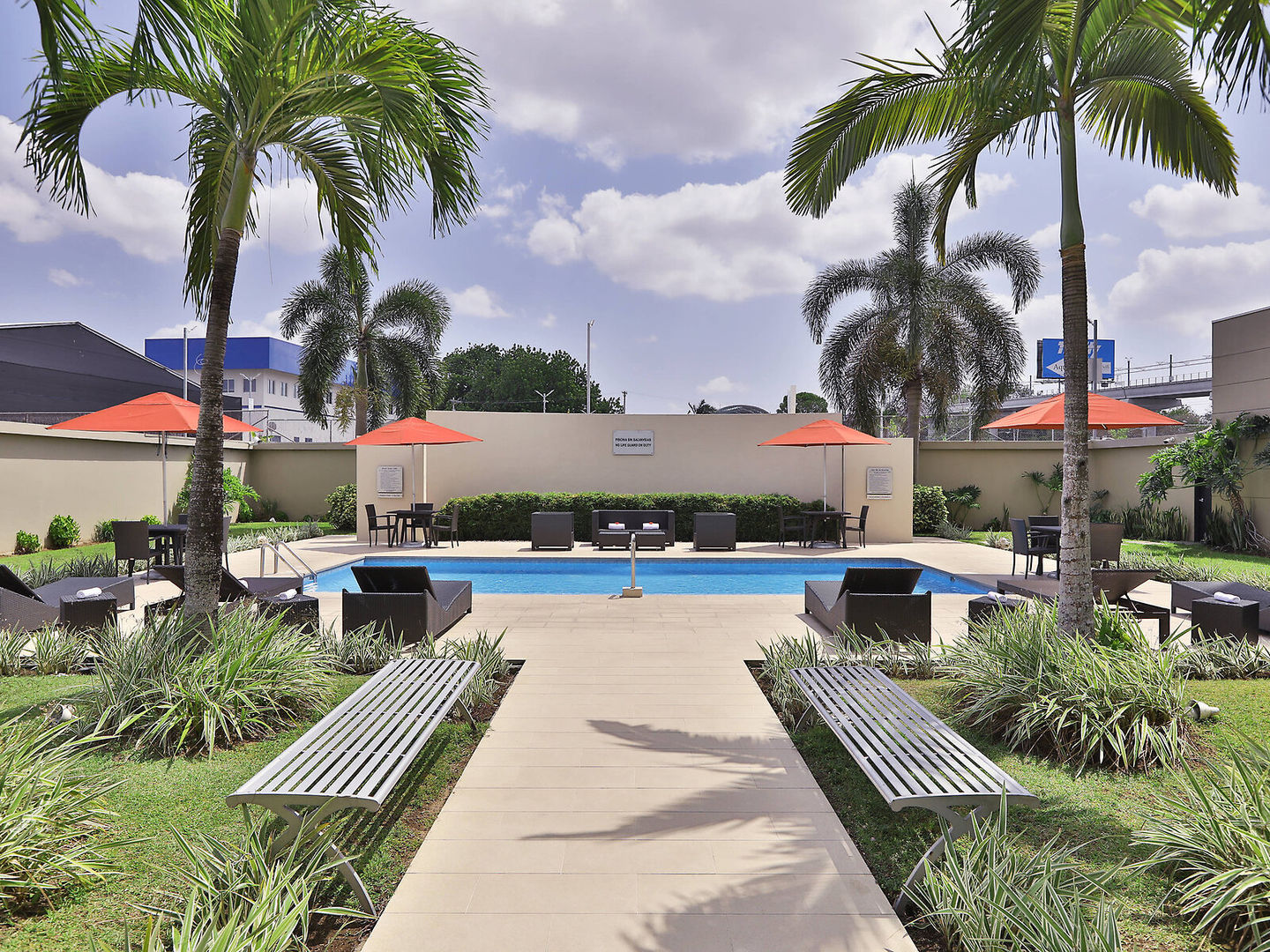 Courtyard Panama Metromall