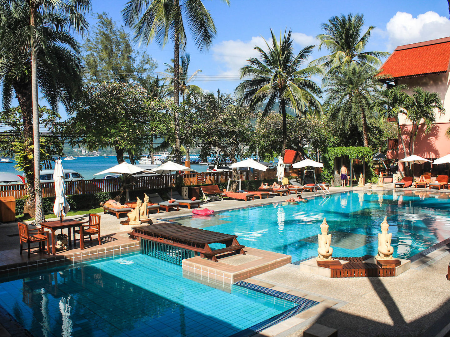 Seaview Patong Hotel