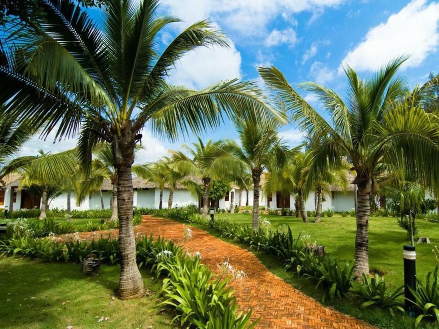 Lawana Beach Resort