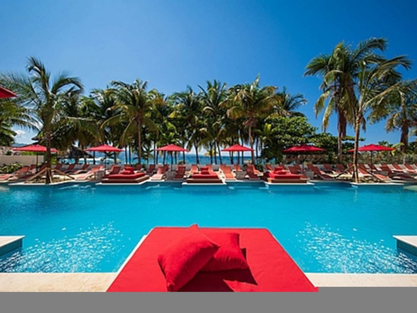 S Hotel Jamaica