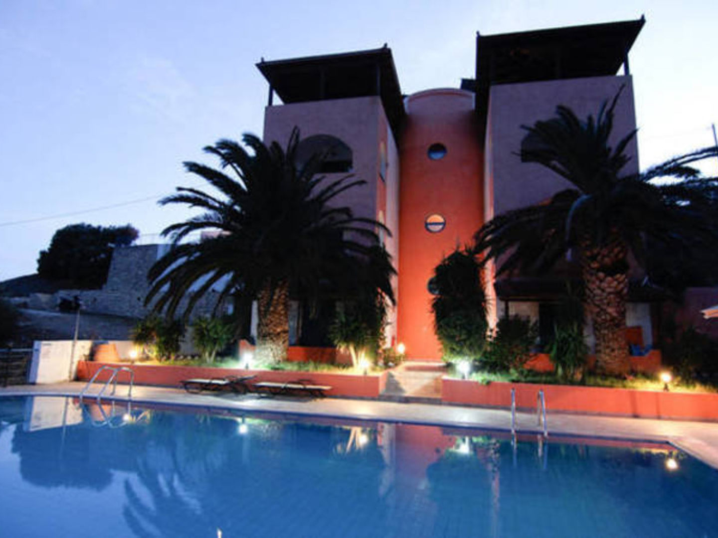 Panorama Studios/Apts.
