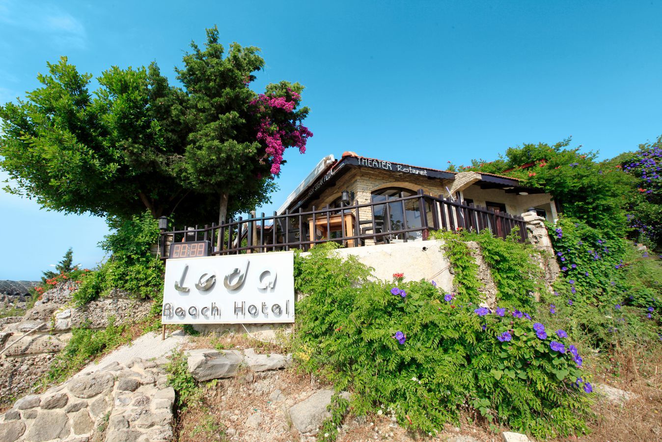 Leda Beach Hotel