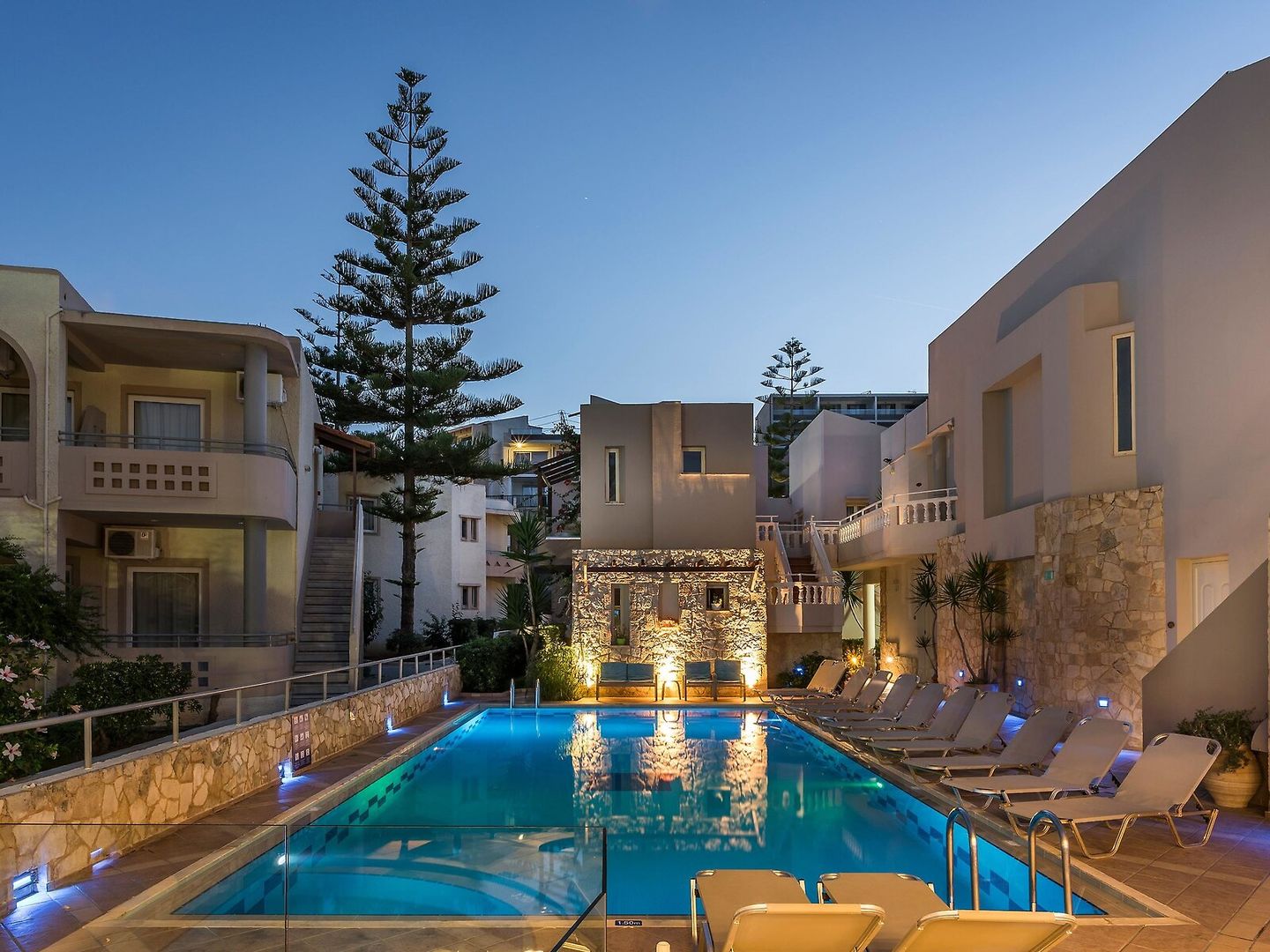 Elotis Suites