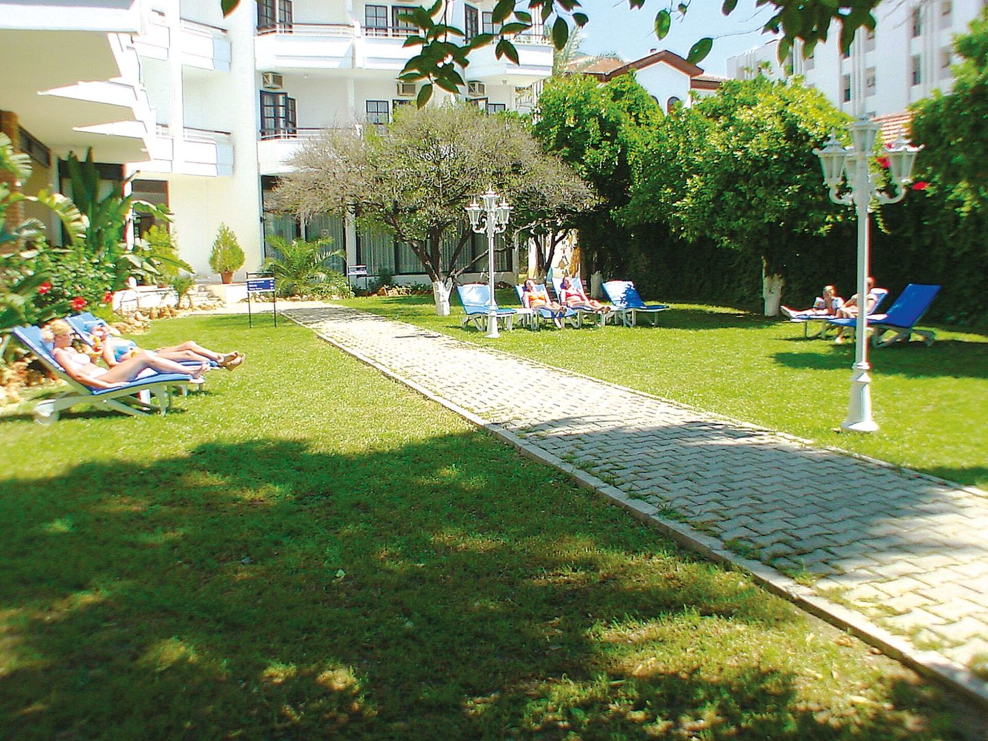 Boulevard Hotel