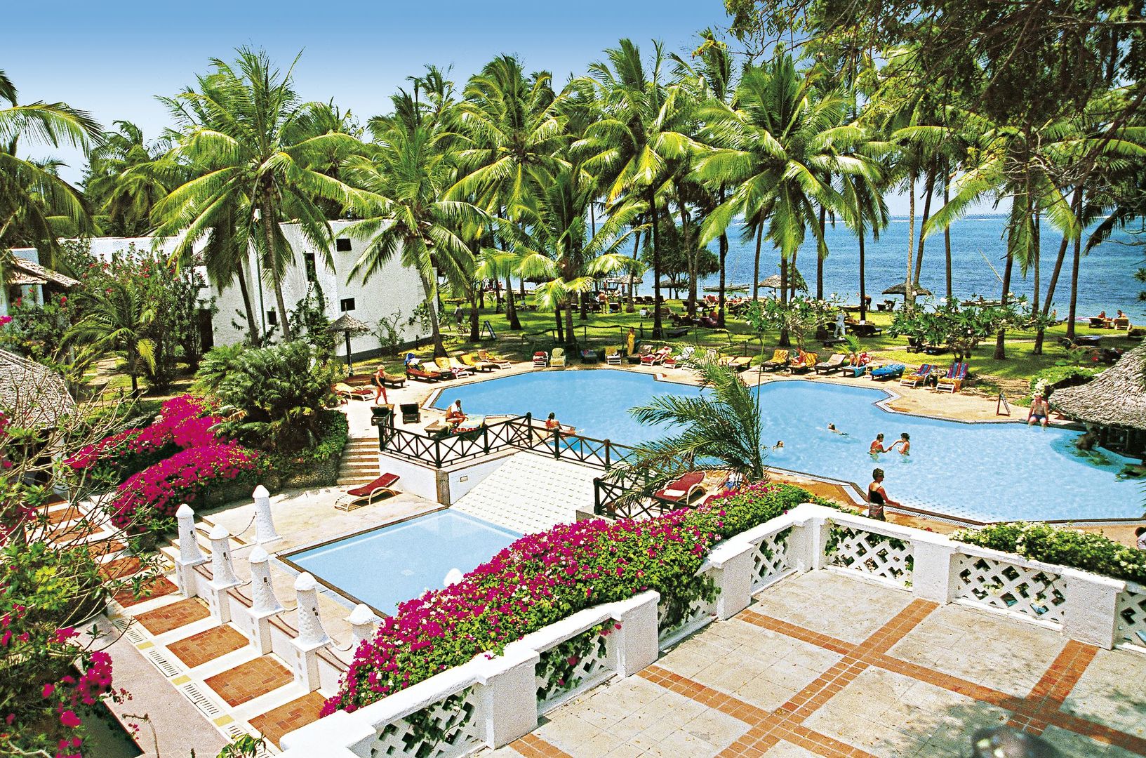 Serena Beach Hotel & Spa 