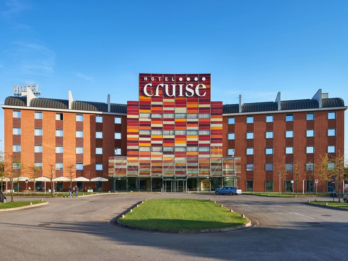 Cruise Hotel