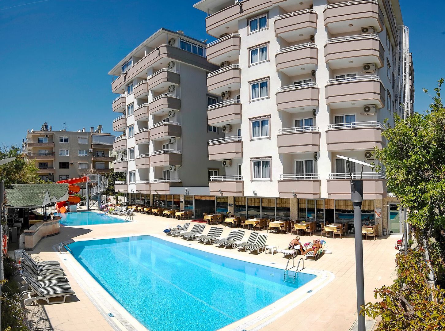 Bonapart Sealine Hotel