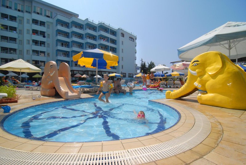 Senza Grand Santana Hotel