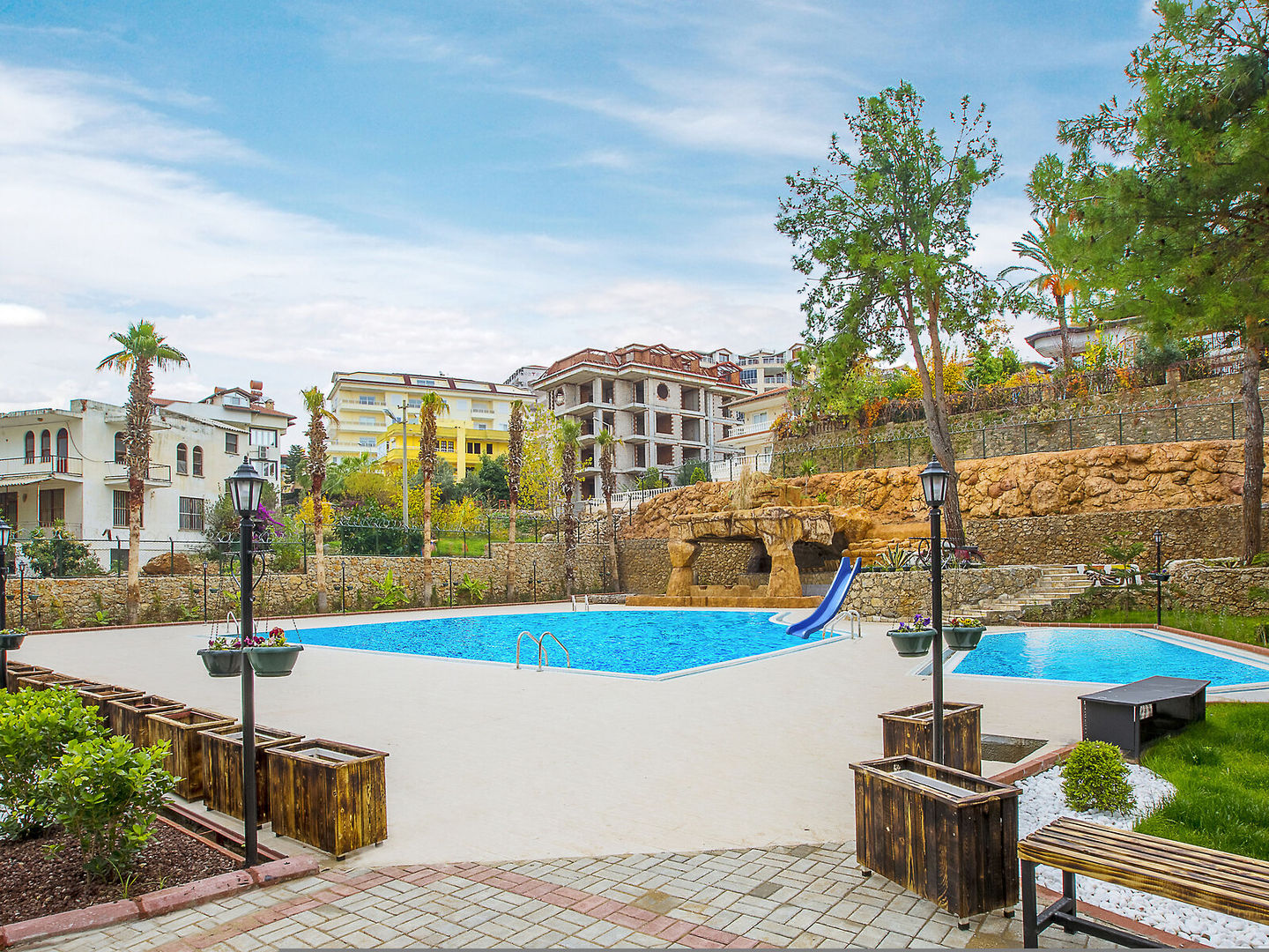 Green Life Hotel