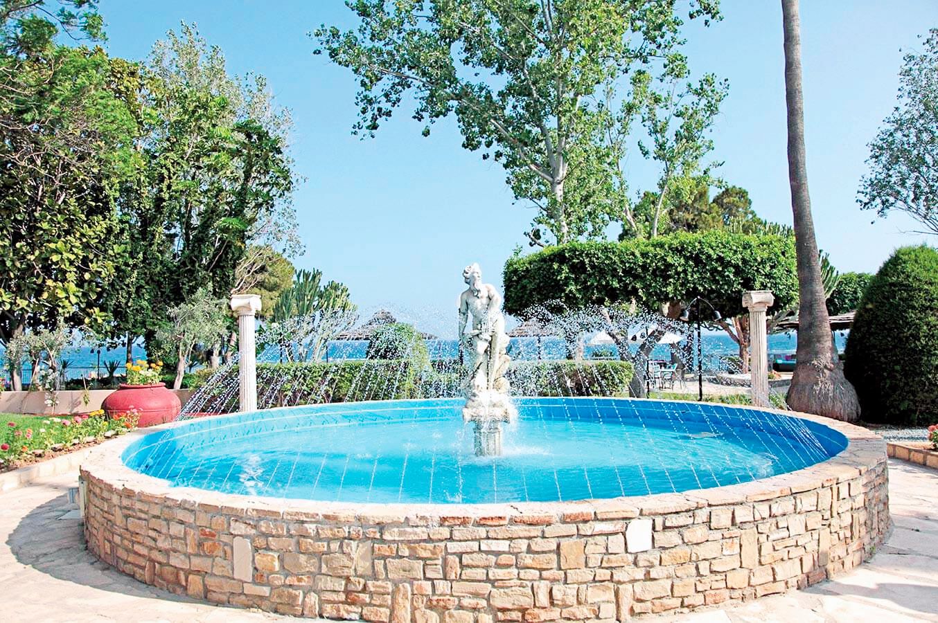 Poseidonia Beach Hotel