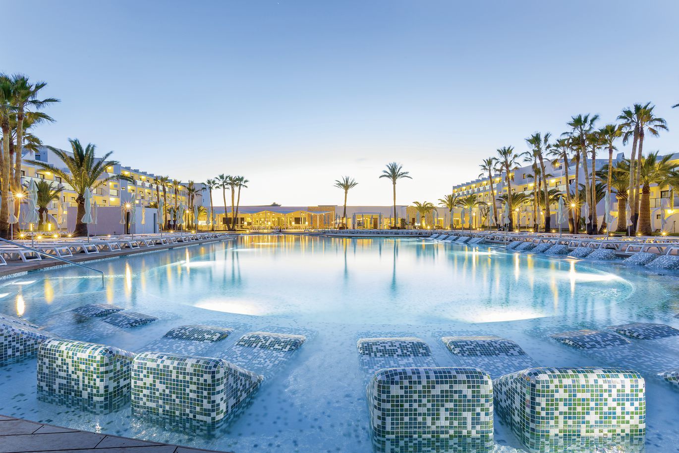 Grand Palladium White Island (x Fiesta Palm Beach)
