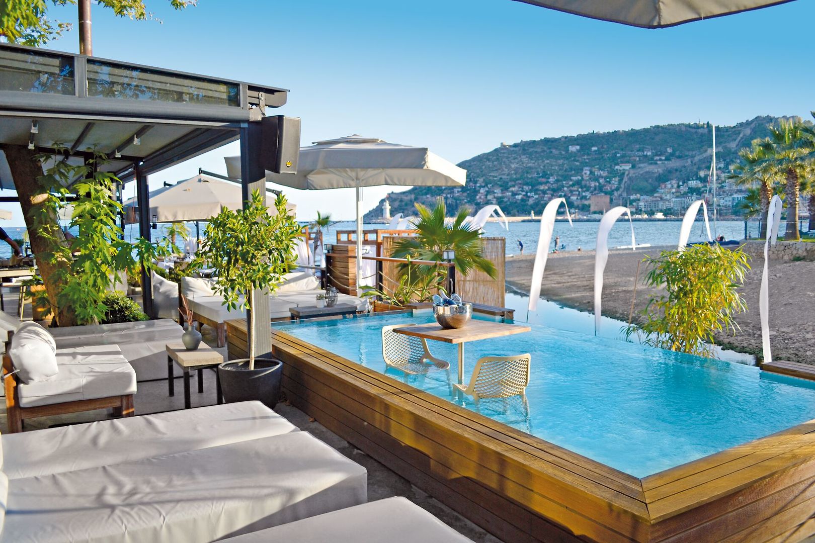 En Vie Beach Boutique Hotel