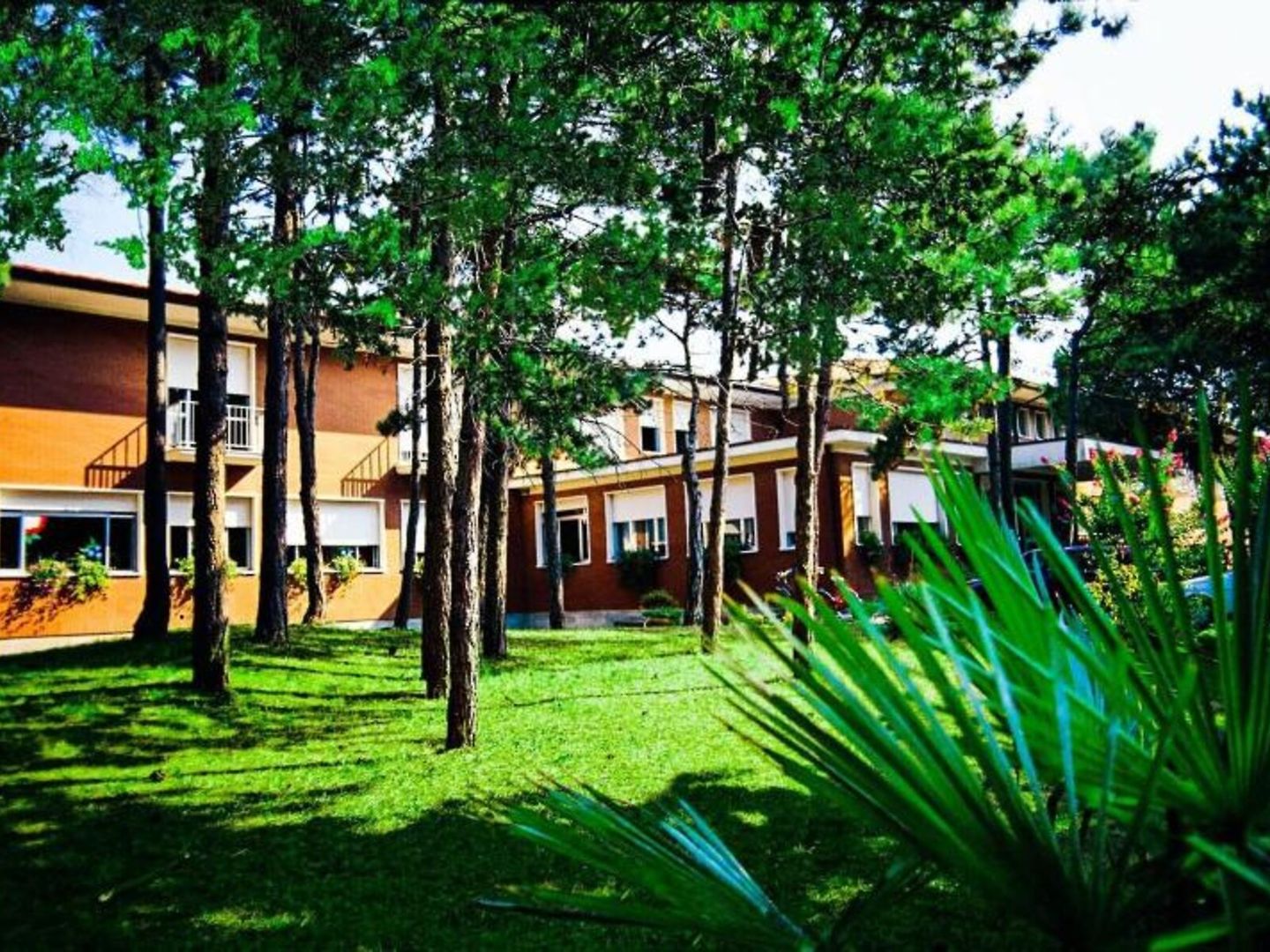 Bella Italia & Efa Village