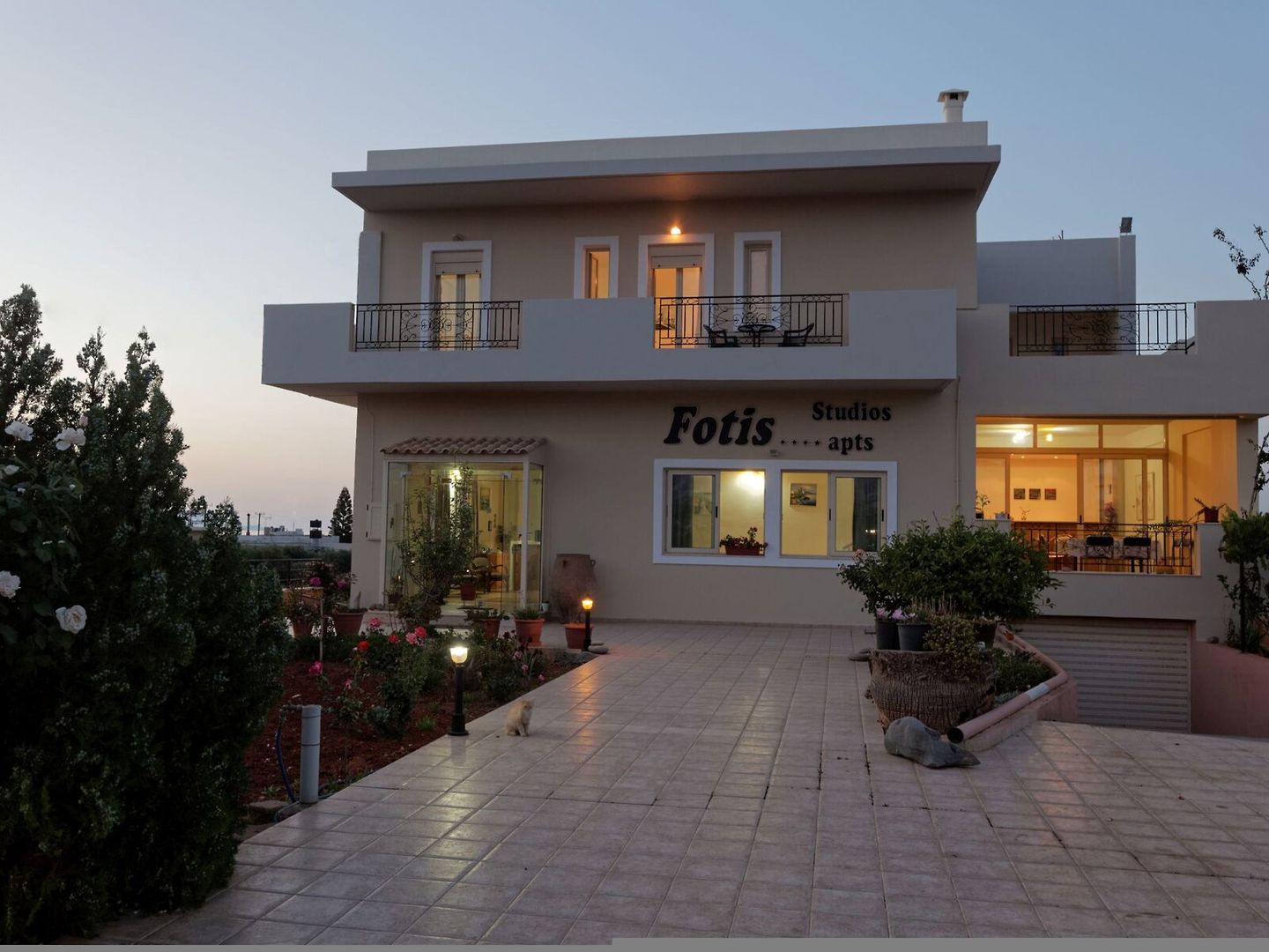 Fotis Studios & Apartments