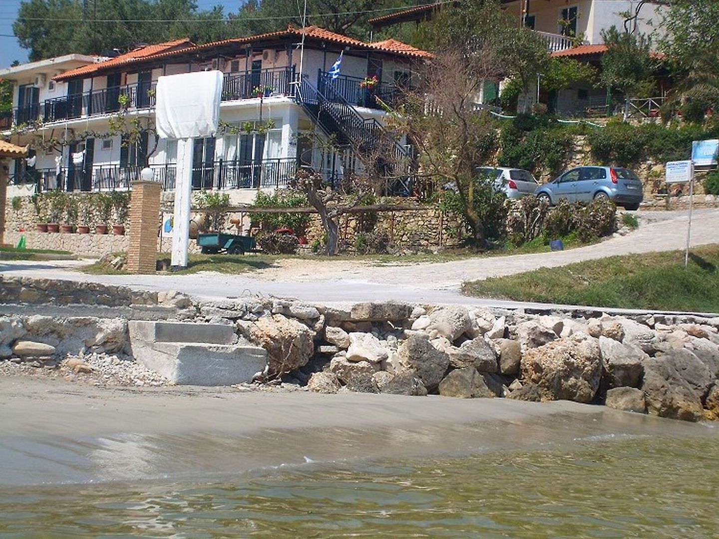 Pansion Limni Studios & Apartments