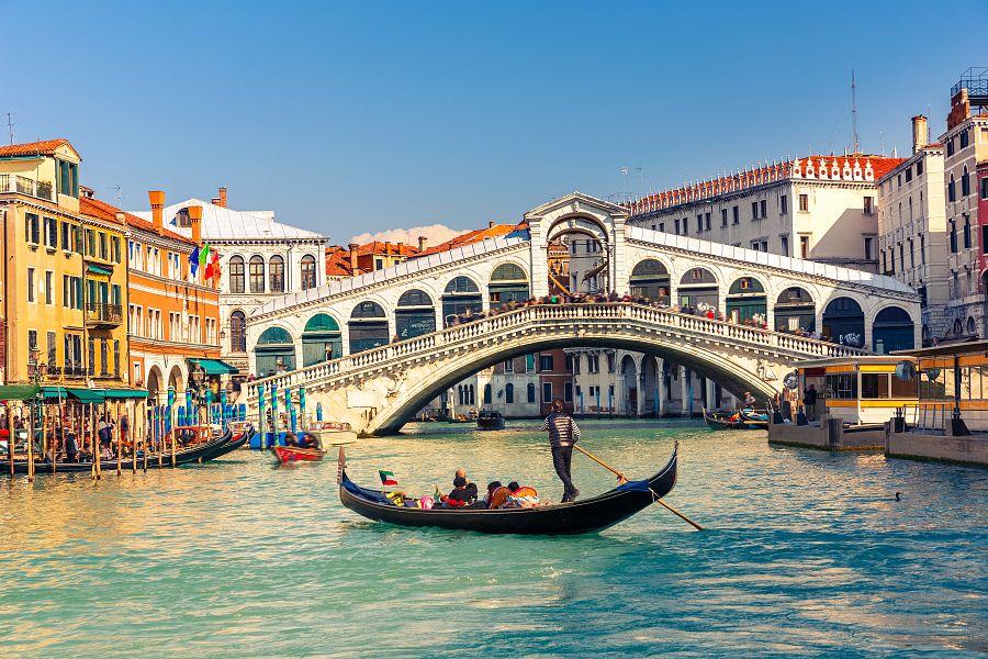 To nejkrásnější z Benátek + Verona + Cinque Terre + Lago Di Garda (autobusem)