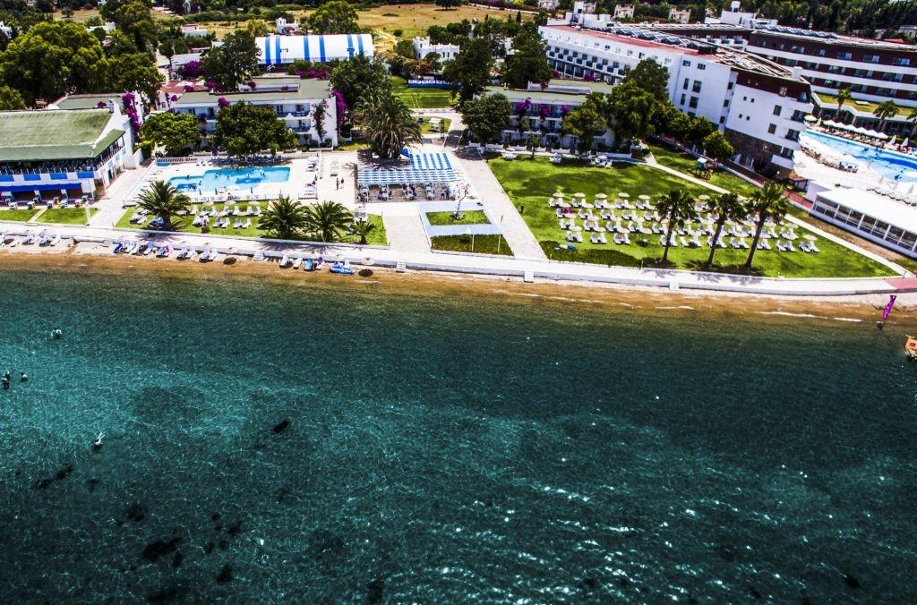 LADONIA HOTELS CLUB BLUE WHITE