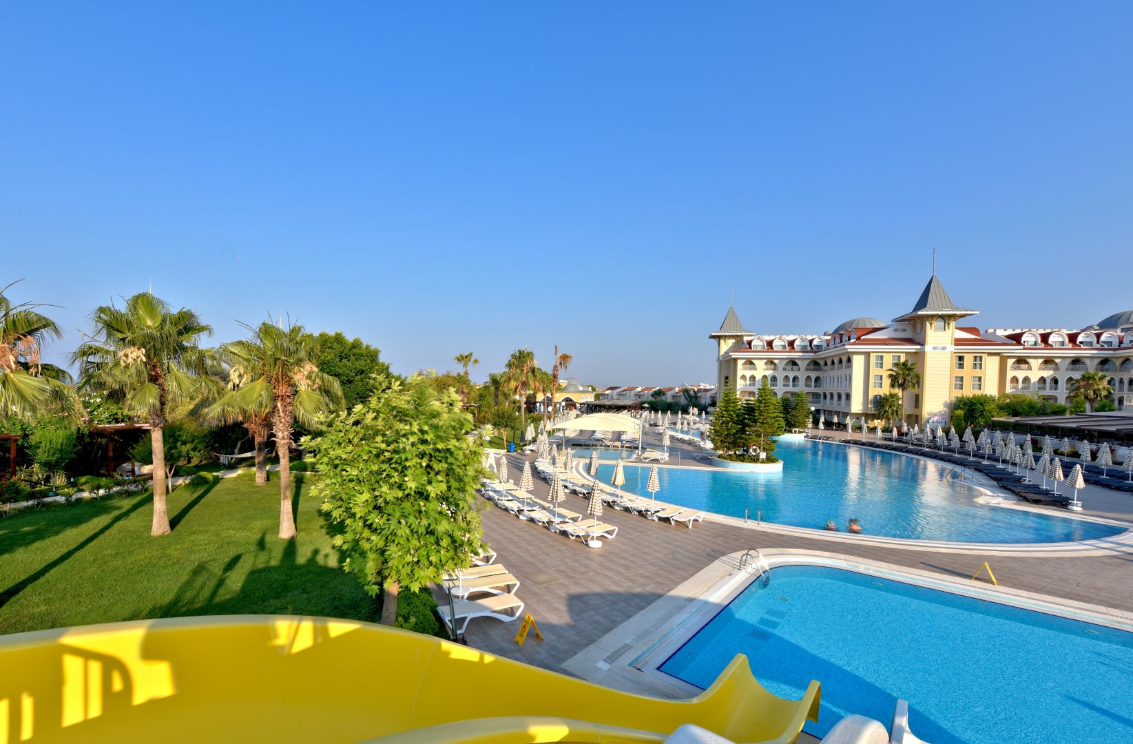 Side Star Resort