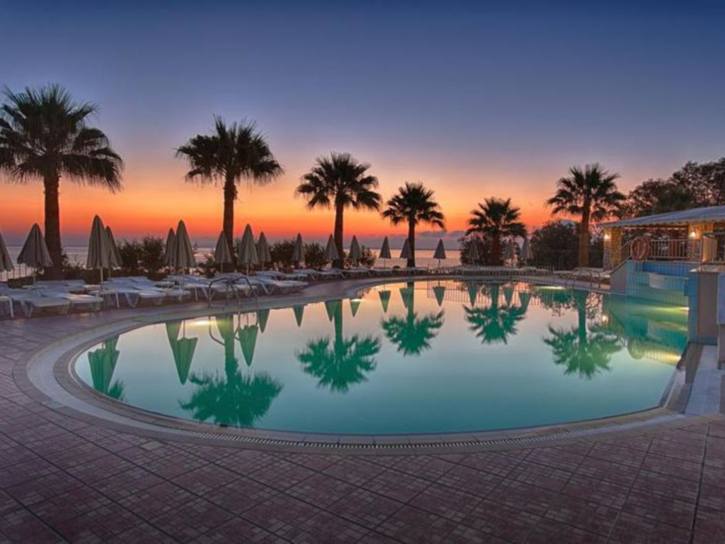Xenos Kamara Beach 