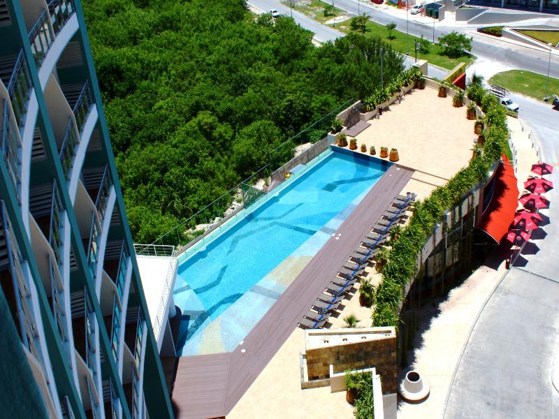Krystal Urban Cancun