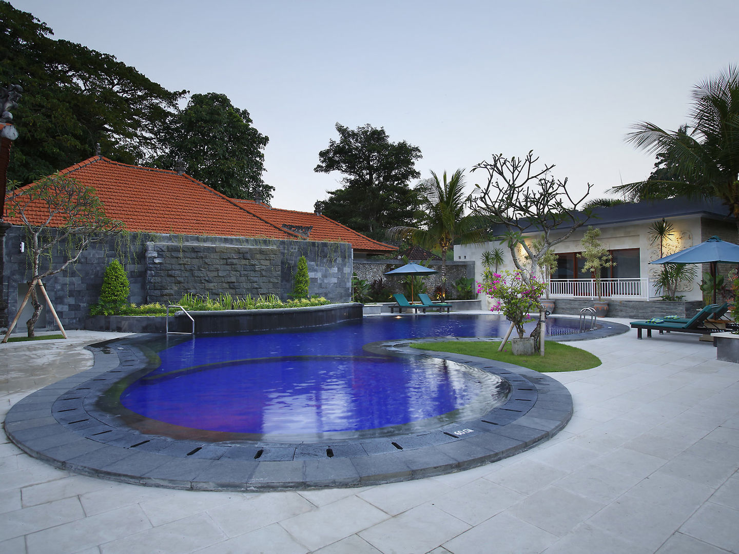 Vila Shanti Beach Hotel