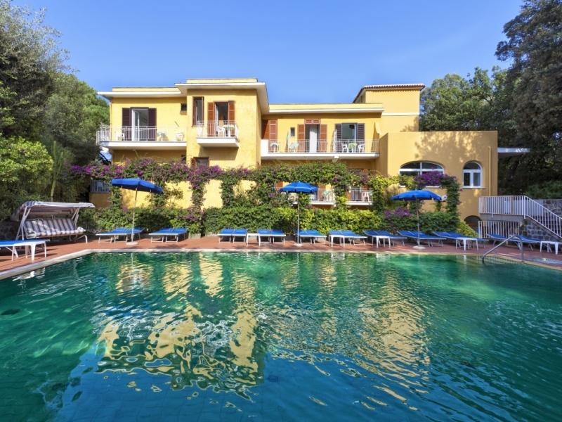 Itálie / Neapolský záliv, Ischia - hotel Cleopatra***