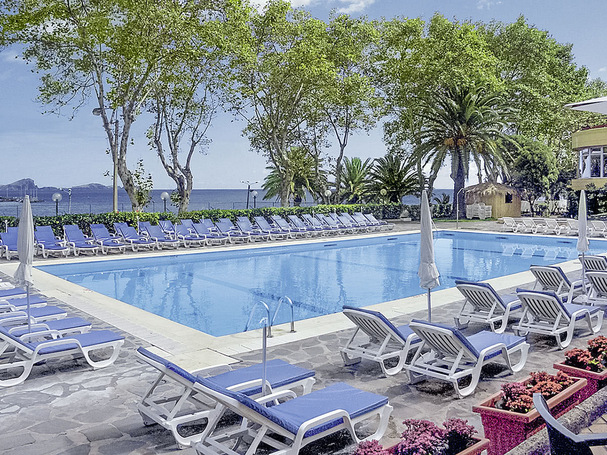 Baia Madeira Hotel - Ocean Beachfront