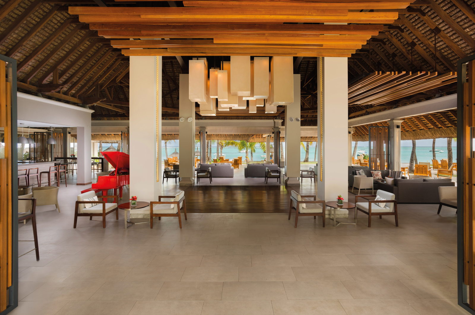 Paradis Beachcomber Golf Resort & Spa